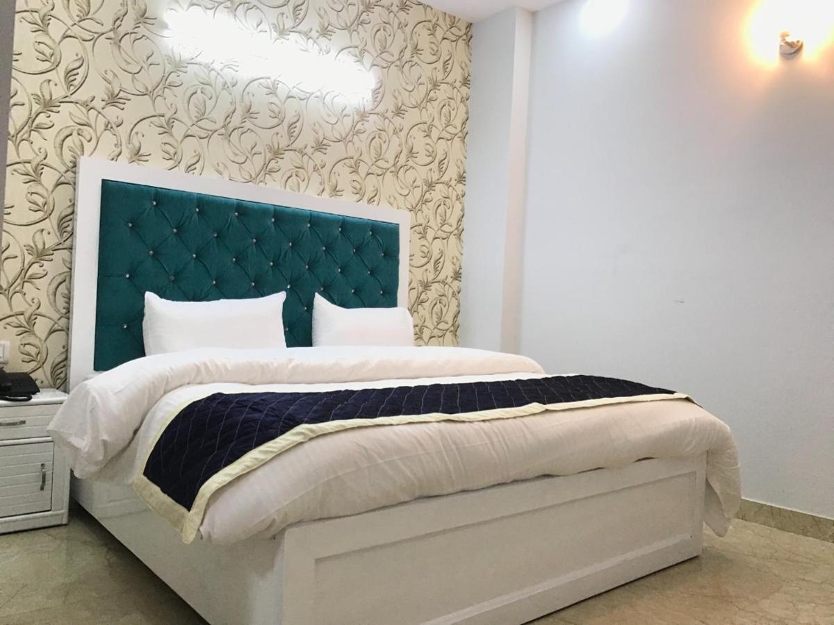 Hotel O The Grand Palace 가지아바드 외부 사진