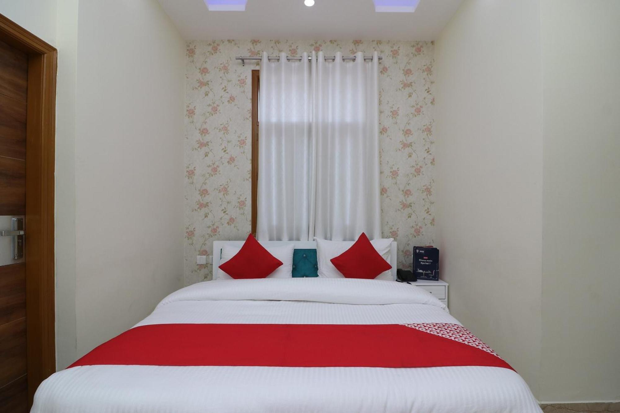 Hotel O The Grand Palace 가지아바드 외부 사진